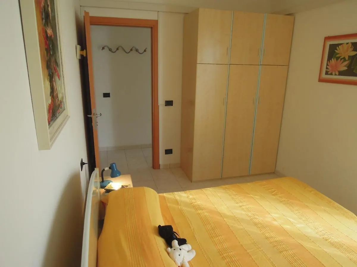 Homely 1 Bedroom Flat With Side Sea View Bibione Apartment