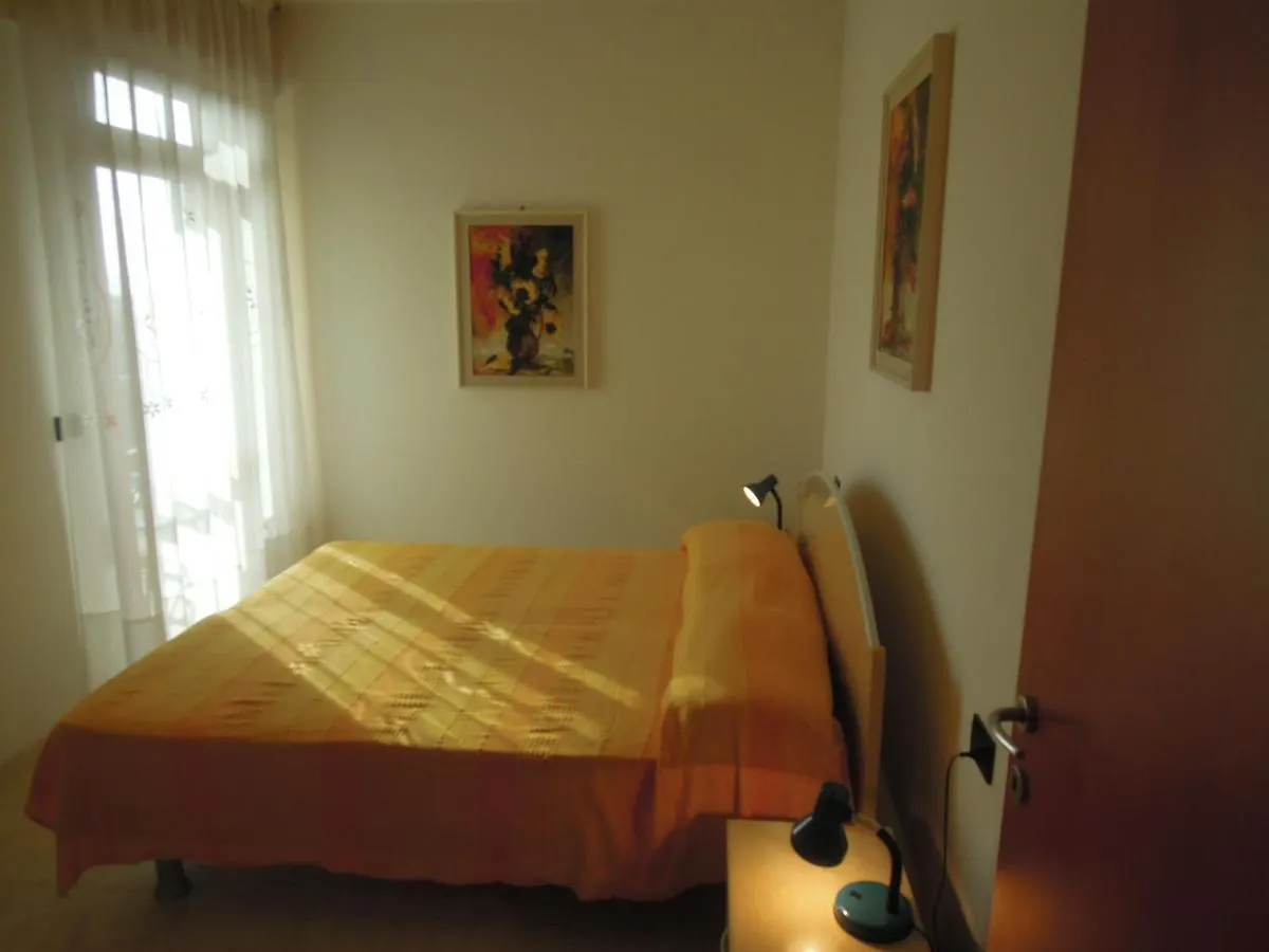 Homely 1 Bedroom Flat With Side Sea View Bibione Italy