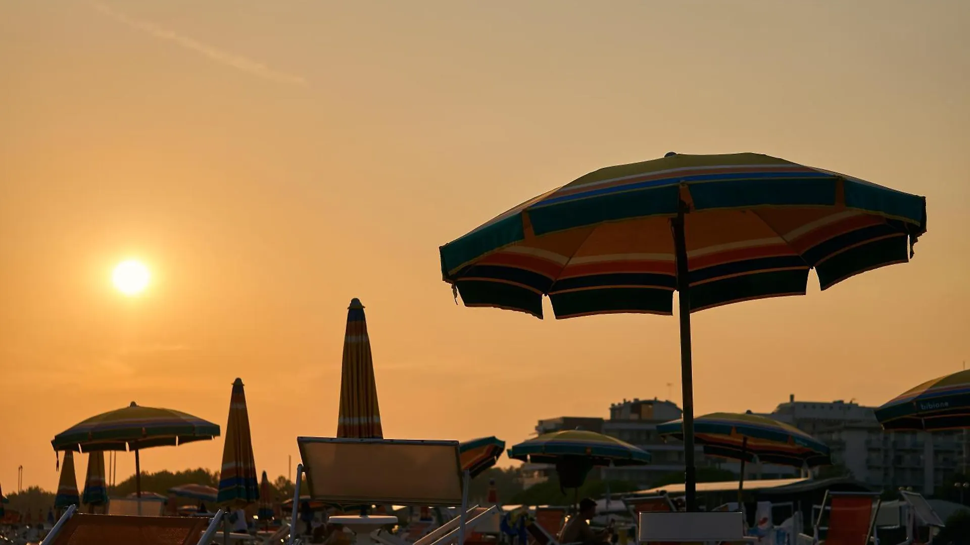 Homely 1 Bedroom Flat With Side Sea View Bibione Apartment