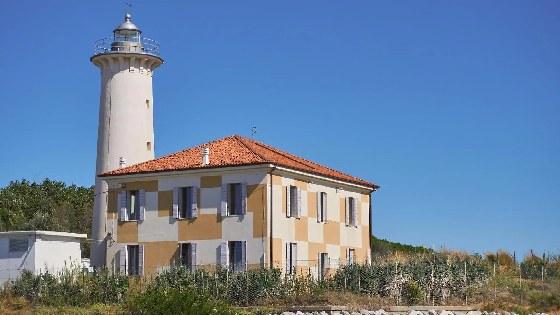 Homely 1 Bedroom Flat With Side Sea View Bibione Apartment