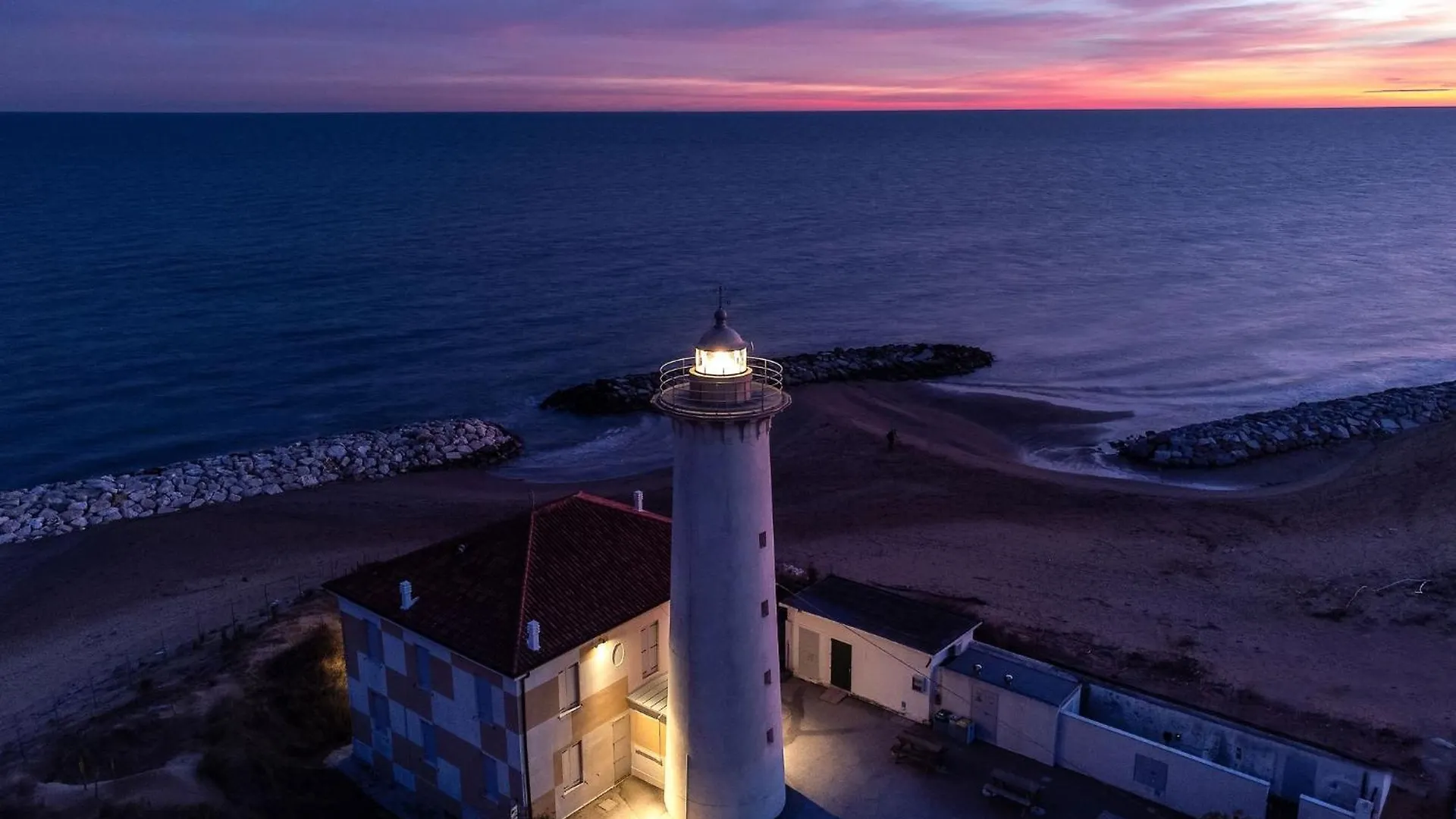 Homely 1 Bedroom Flat With Side Sea View Bibione Apartment